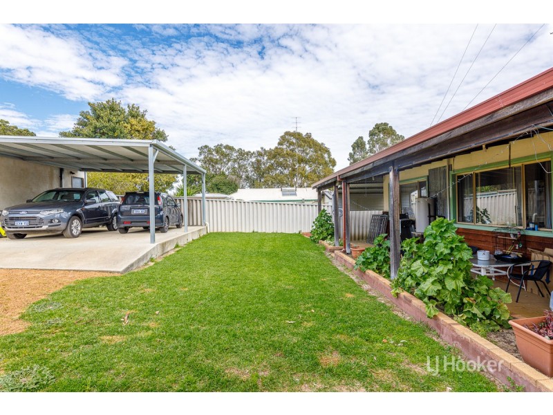 8 Gardiner Street, Roelands WA 6226