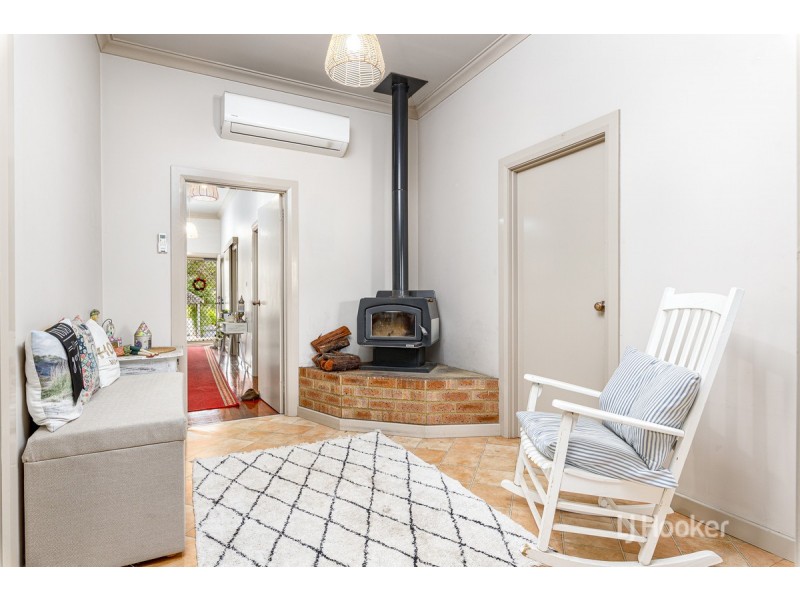 8 Gardiner Street, Roelands WA 6226