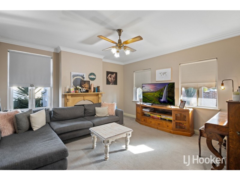 19 Dixon Street, Carey Park WA 6230