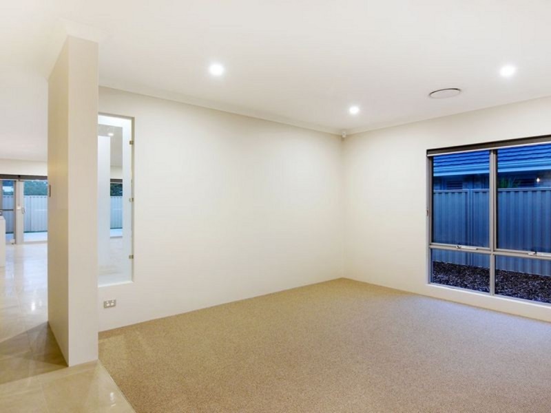 14 Barker Boulevard, Glen Iris WA 6230