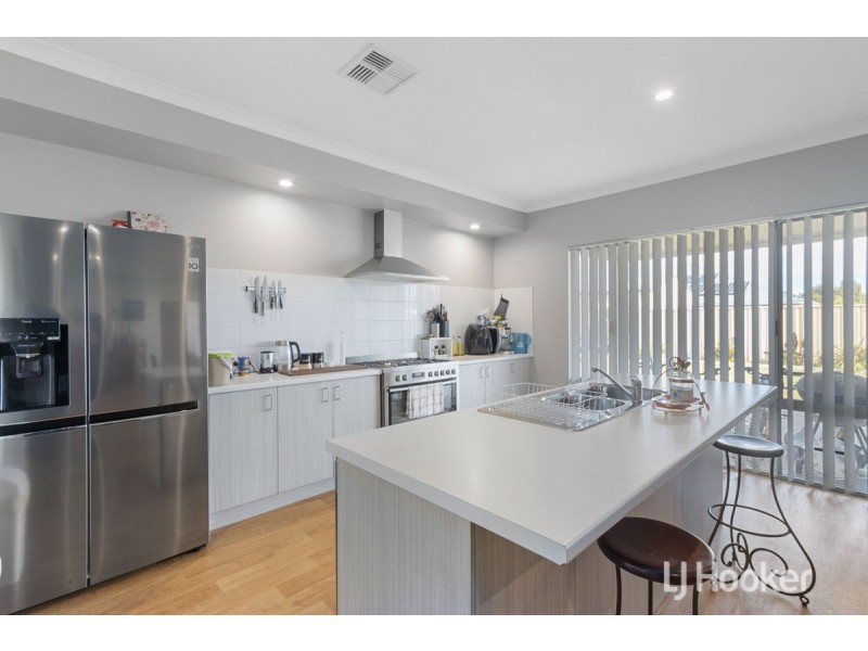 10 Wandoo Way, Eaton WA 6232