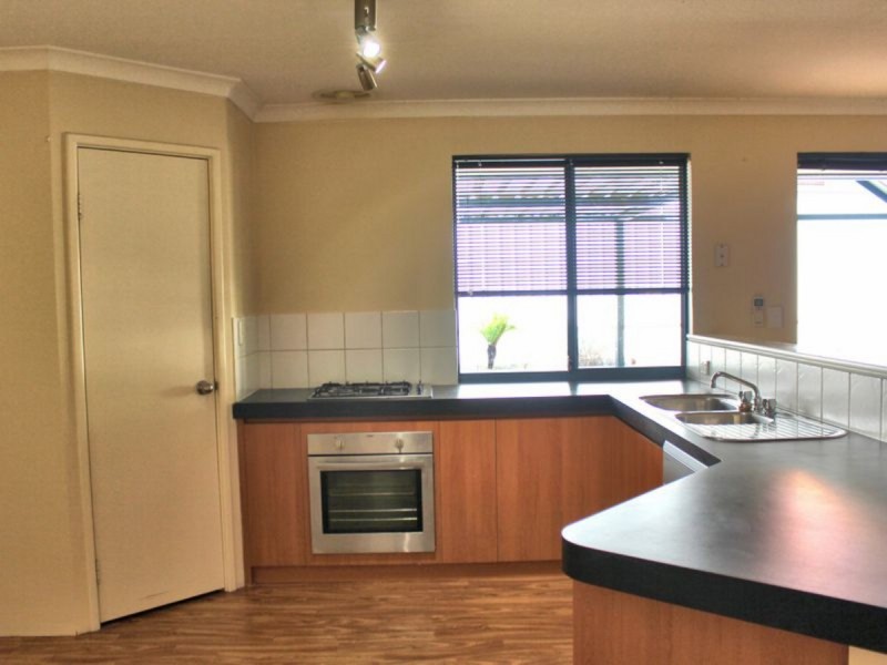 8 Butcherbird Road, Harvey WA 6220