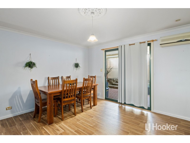 4 University Close, College Grove WA 6230