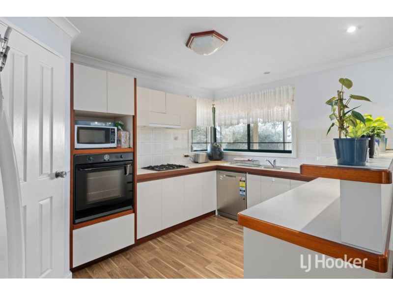 4 University Close, College Grove WA 6230