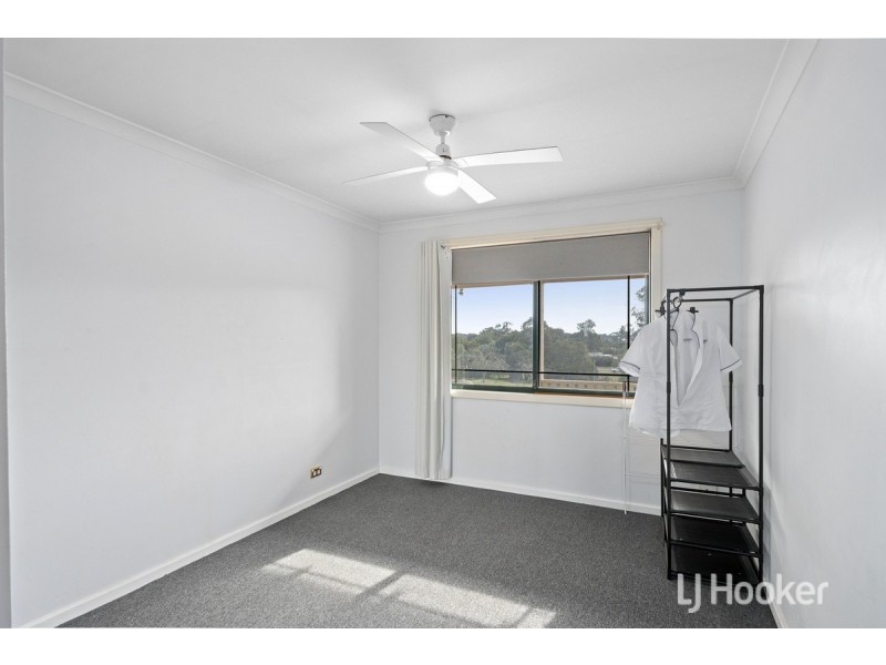 4 University Close, College Grove WA 6230