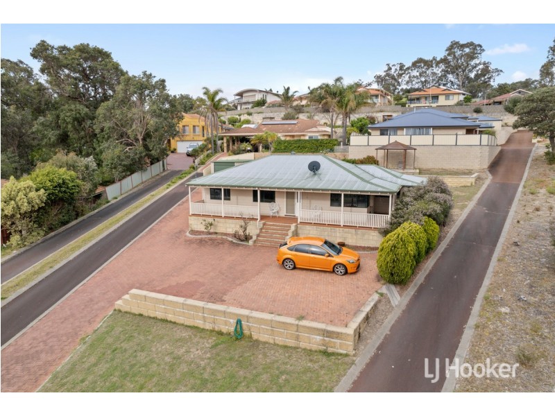 4 University Close, College Grove WA 6230