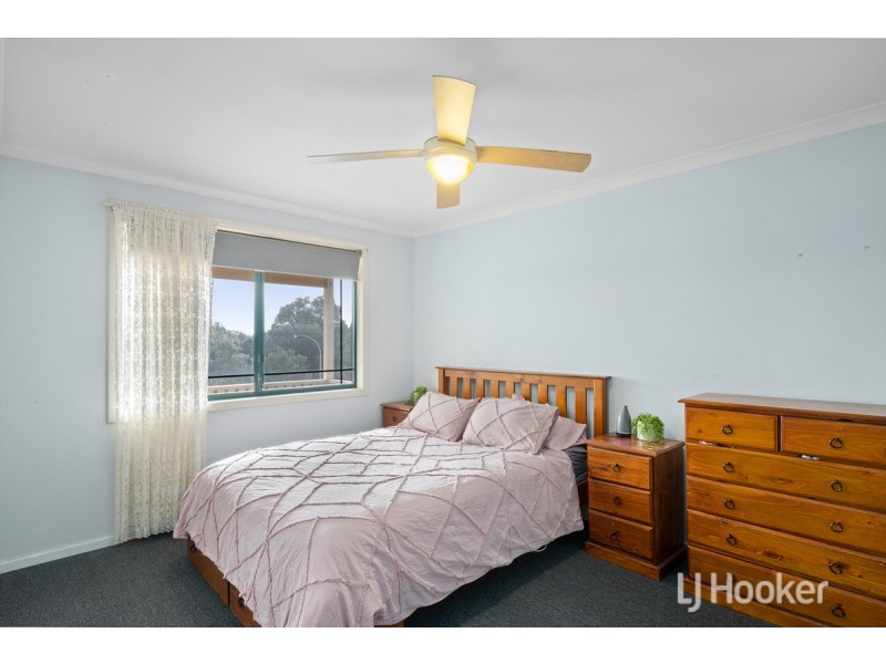 4 University Close, College Grove WA 6230