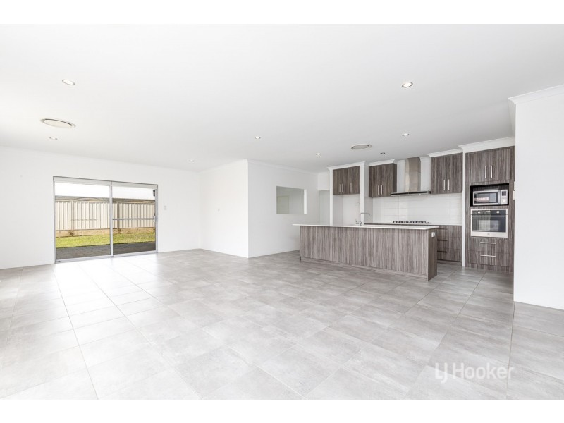 81 The Boulevard, Australind WA 6233