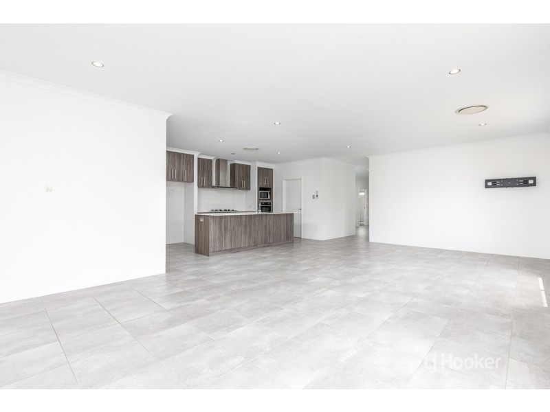 81 The Boulevard, Australind WA 6233