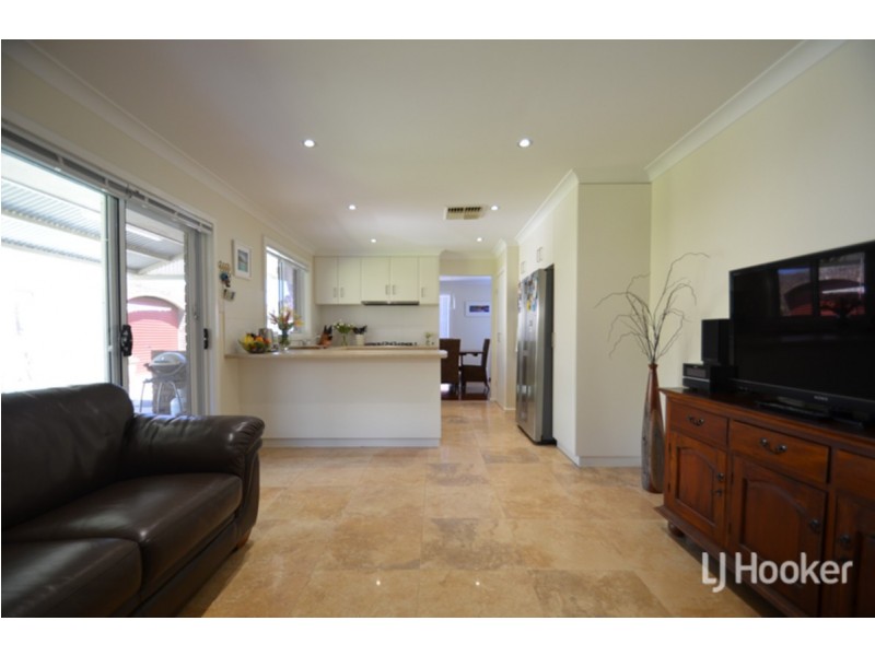 16 Magill Street, Australind WA 6233