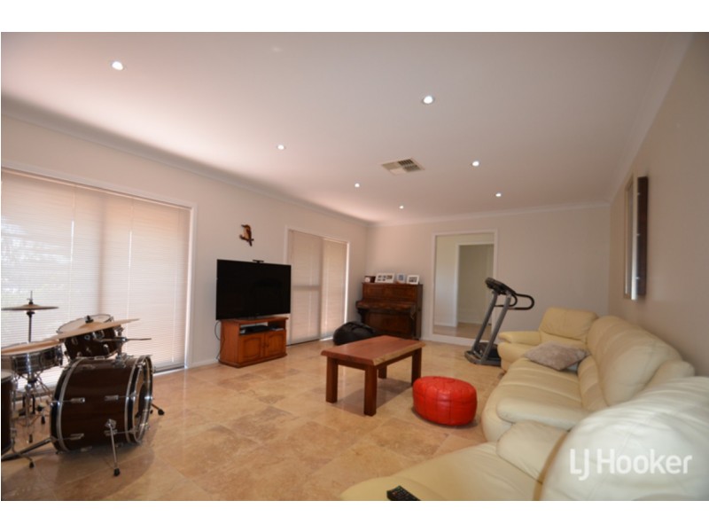 16 Magill Street, Australind WA 6233