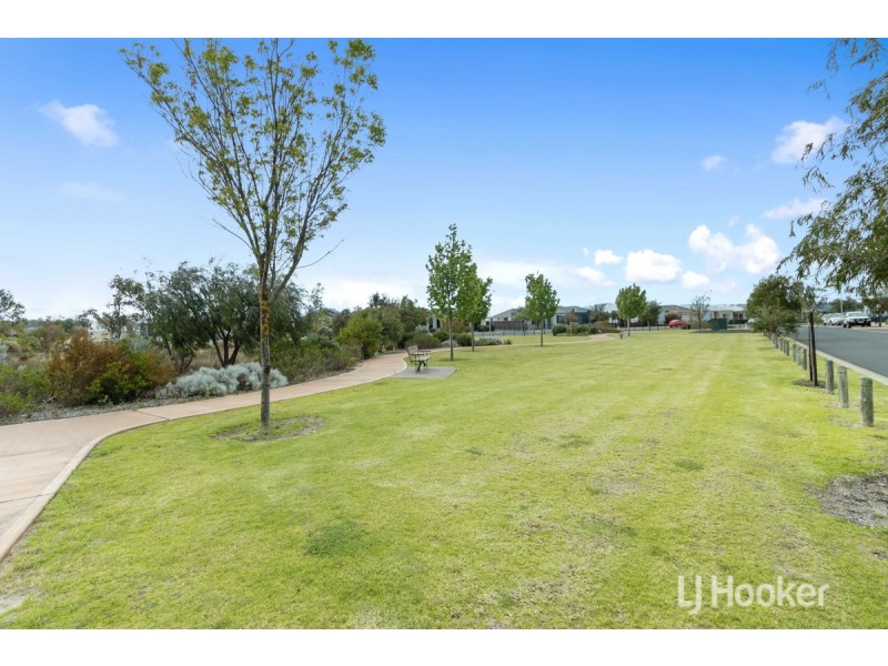 24 Arrowsmith Drive, Dalyellup WA 6230