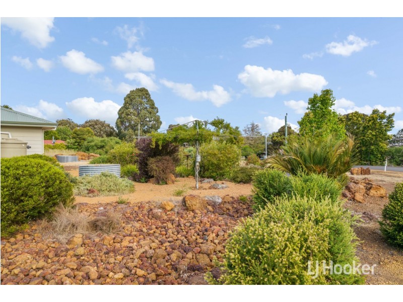 24 Dudley Street, Collie Burn WA 6225