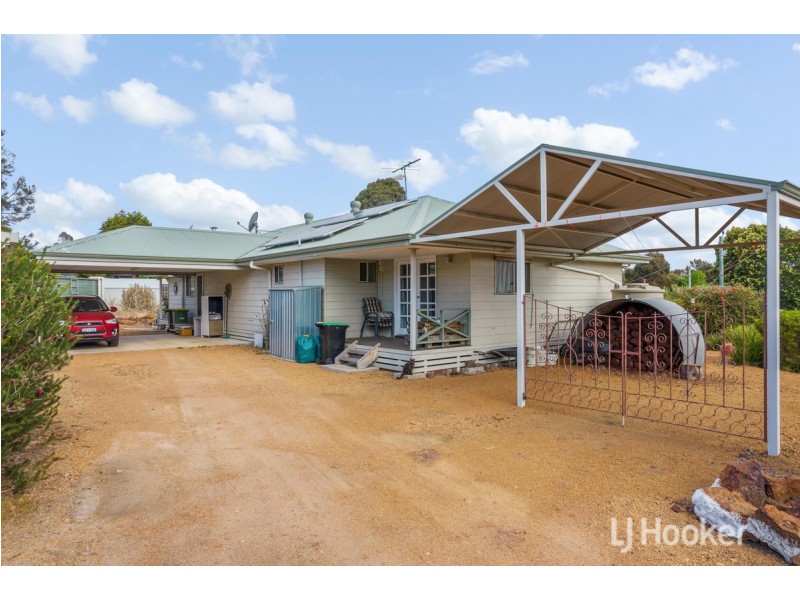 24 Dudley Street, Collie Burn WA 6225