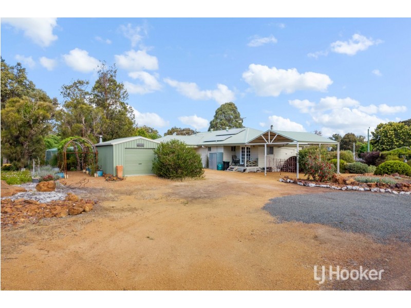 24 Dudley Street, Collie Burn WA 6225