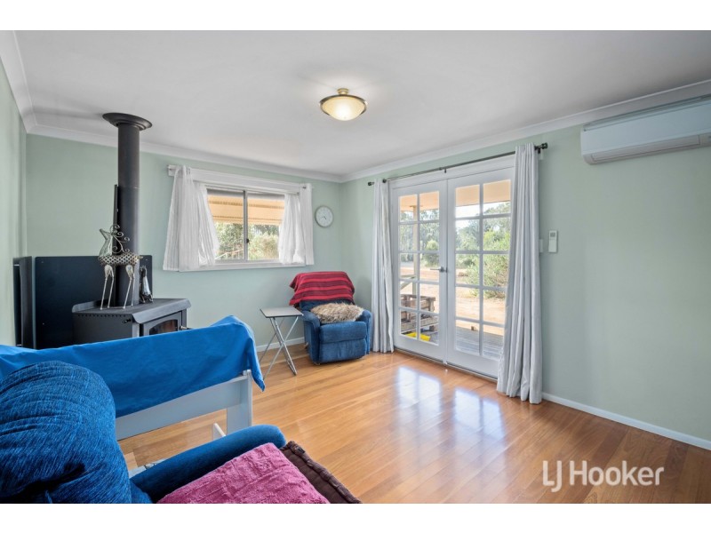 24 Dudley Street, Collie WA 6225