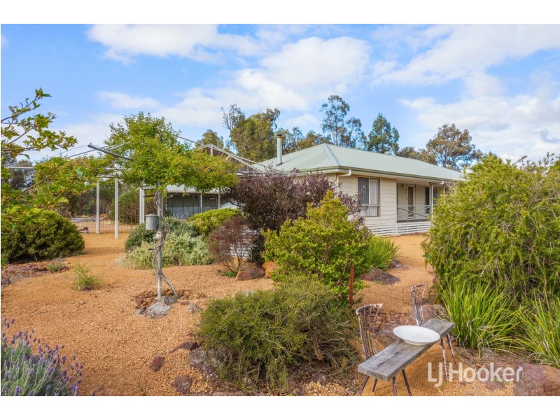 24 Dudley Street, Collie WA 6225
