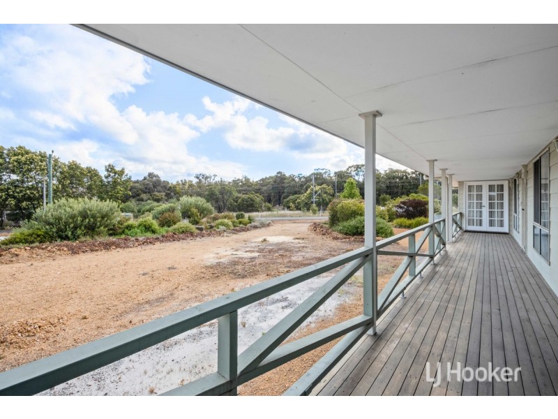 24 Dudley Street, Collie Burn WA 6225