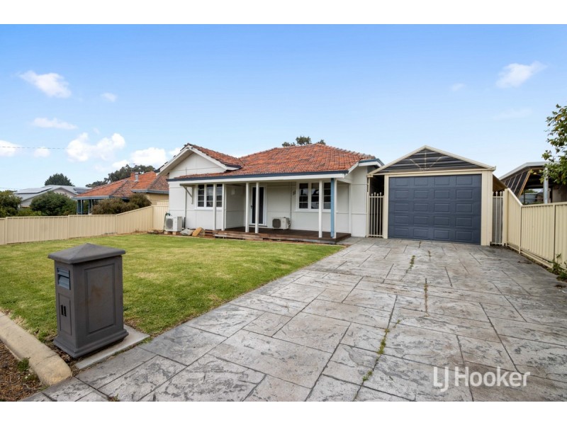 11 Deakin Street, Collie WA 6225