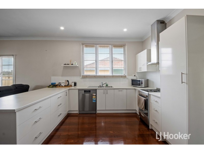 11 Deakin Street, Collie WA 6225