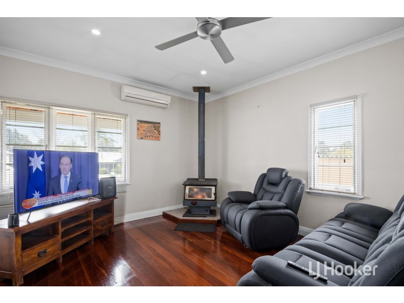 11 Deakin Street, Collie WA 6225