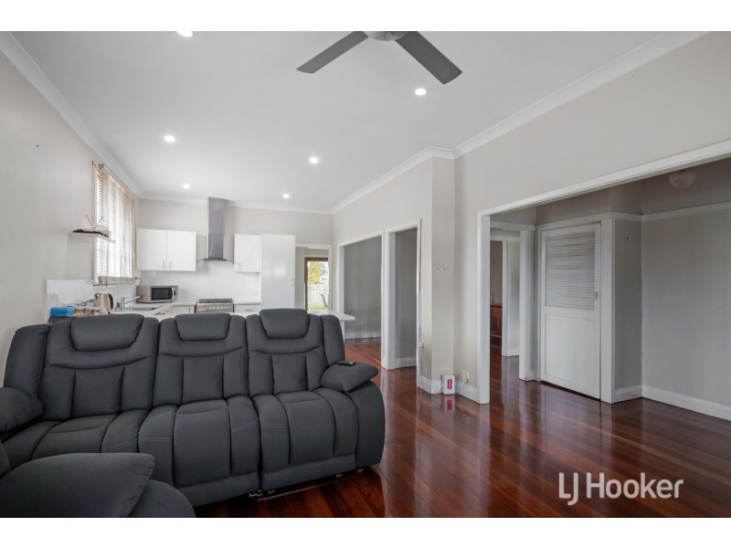 11 Deakin Street, Collie WA 6225