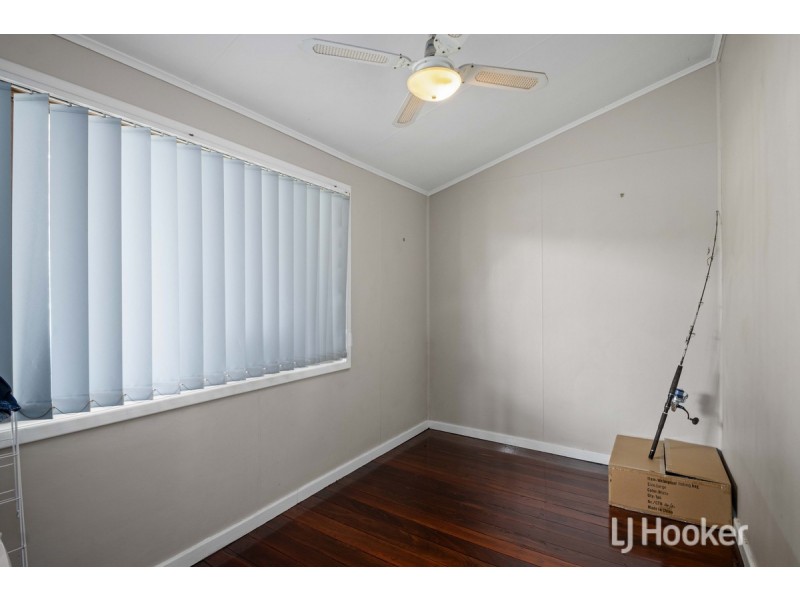 11 Deakin Street, Collie WA 6225