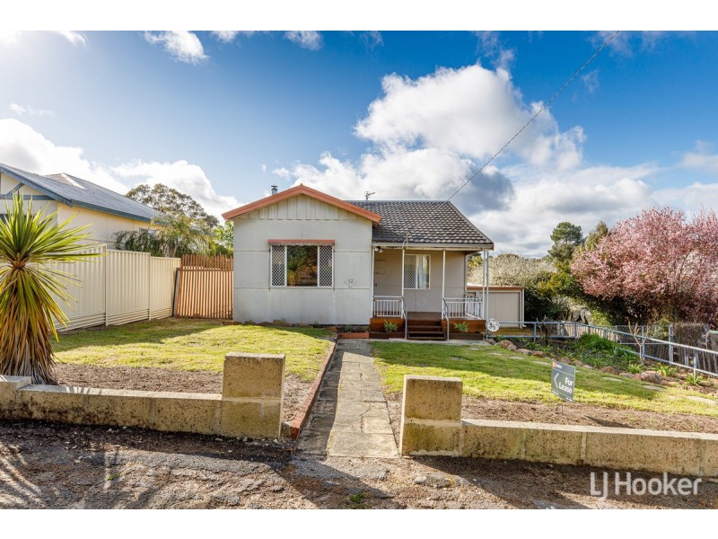 12 Steere Street, Collie WA 6225