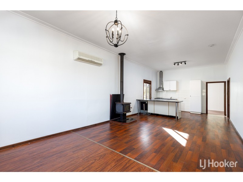 12 Steere Street, Collie WA 6225