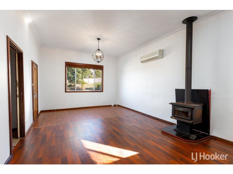 12 Steere Street, Collie WA 6225