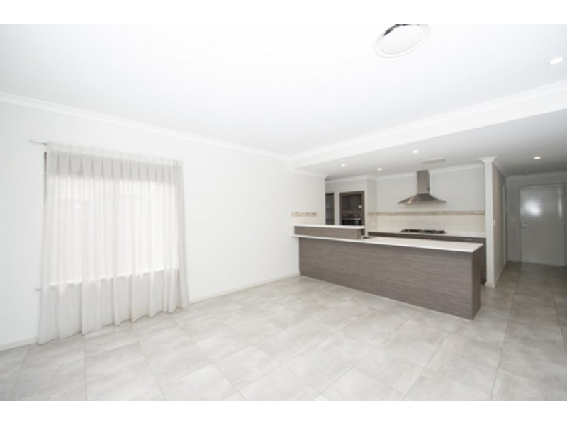 2/7 Nepean Turn, Millbridge WA 6232