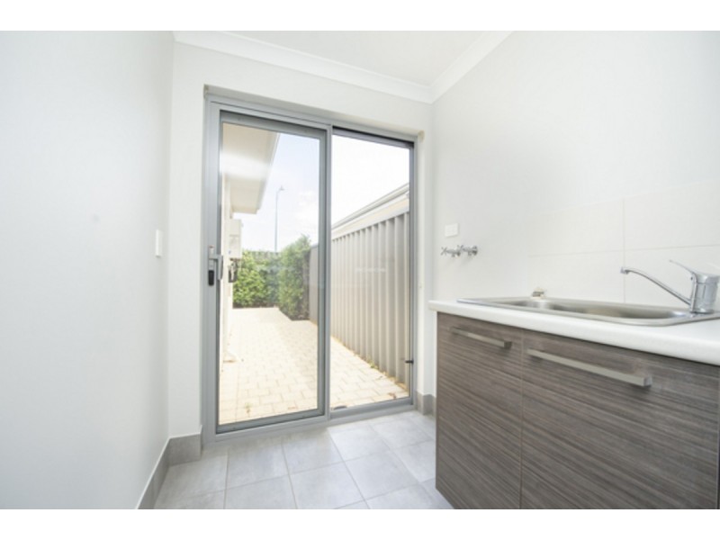 2/7 Nepean Turn, Millbridge WA 6232