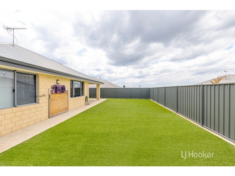 23 Henderson Crescent, Australind WA 6233