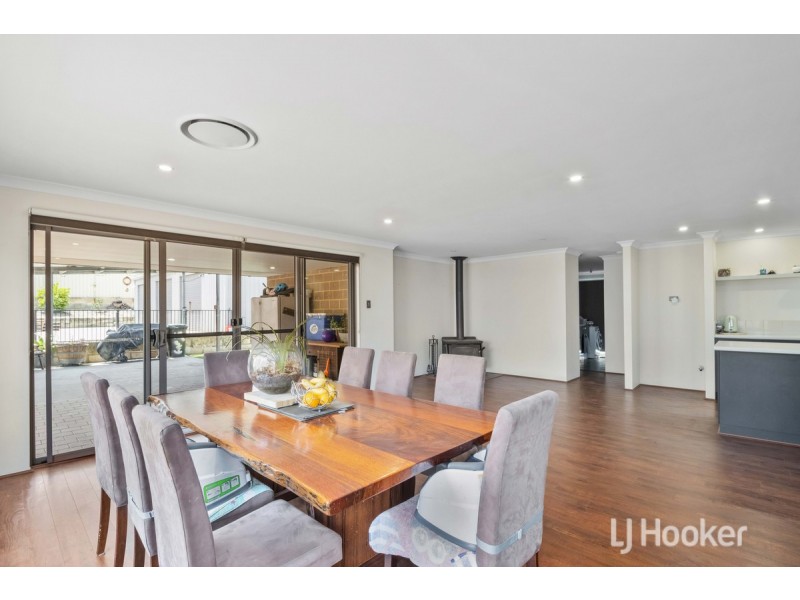 10 Irwin Street, Collie WA 6225