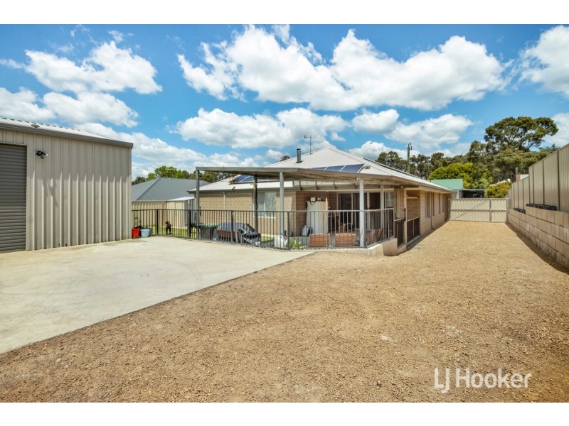 10 Irwin Street, Collie WA 6225