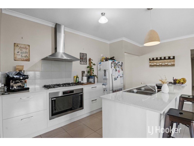 71 Hazelgrove Crescent, Millbridge WA 6232