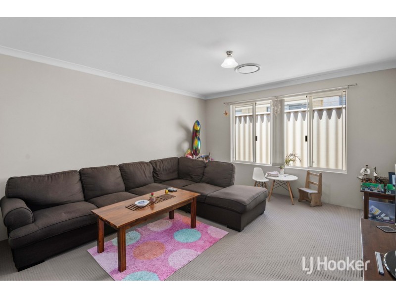 71 Hazelgrove Crescent, Millbridge WA 6232