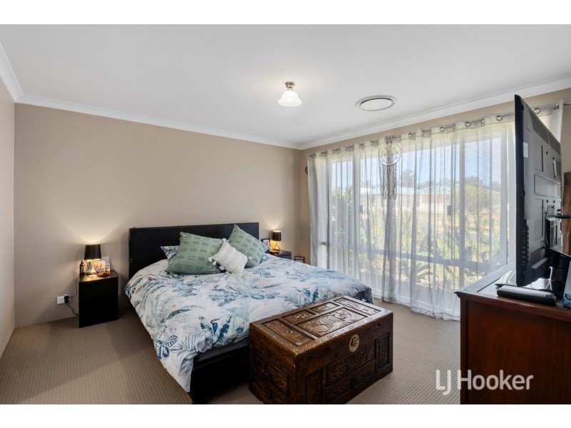 71 Hazelgrove Crescent, Millbridge WA 6232