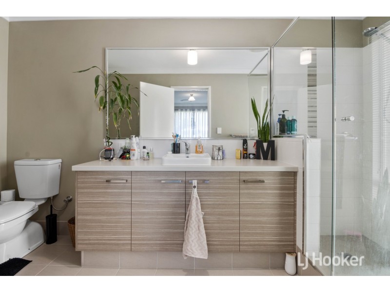 71 Hazelgrove Crescent, Millbridge WA 6232