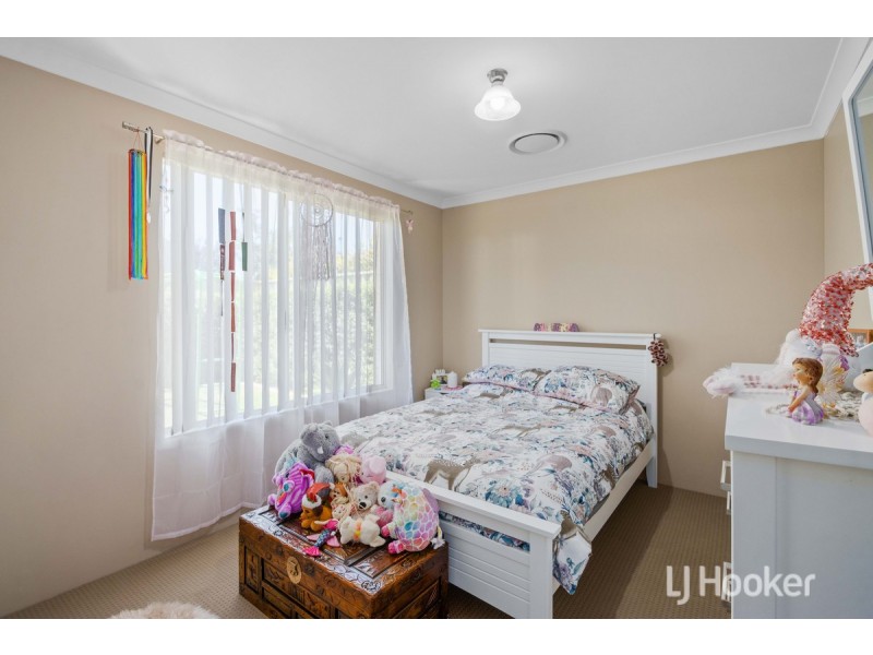 71 Hazelgrove Crescent, Millbridge WA 6232