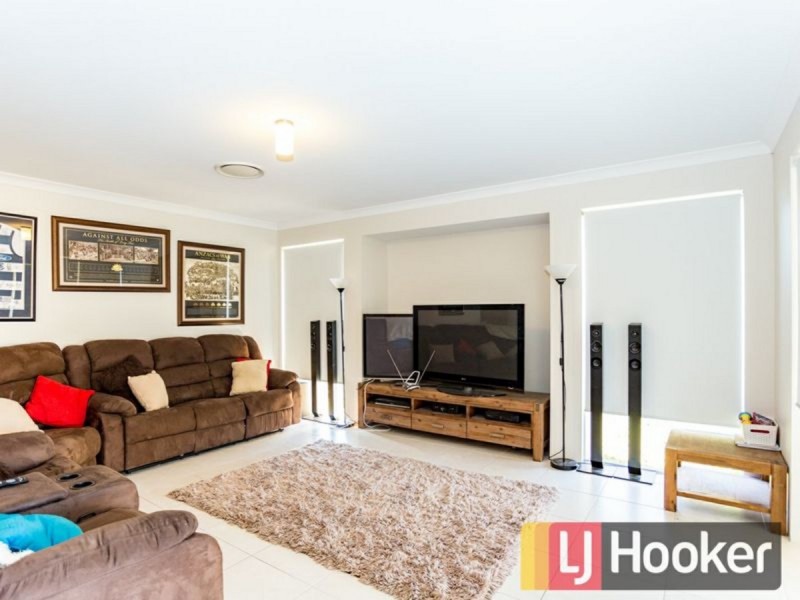 22 Hazelgrove Crescent, Millbridge WA 6232