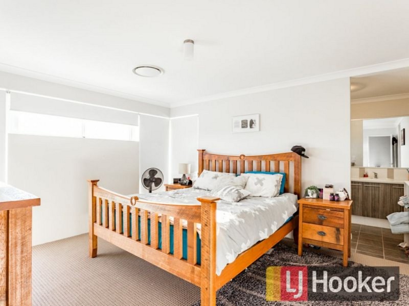 22 Hazelgrove Crescent, Millbridge WA 6232