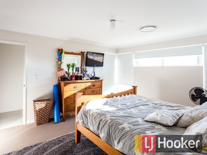 22 Hazelgrove Crescent, Millbridge WA 6232