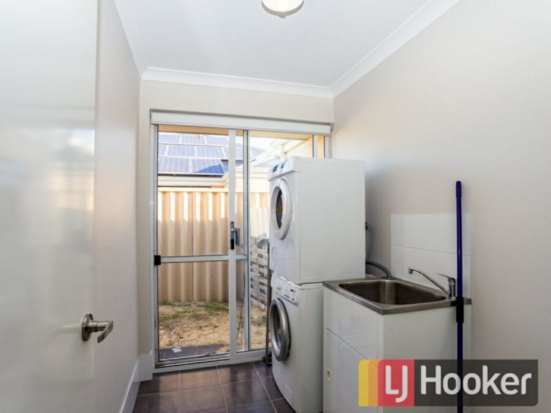 22 Hazelgrove Crescent, Millbridge WA 6232