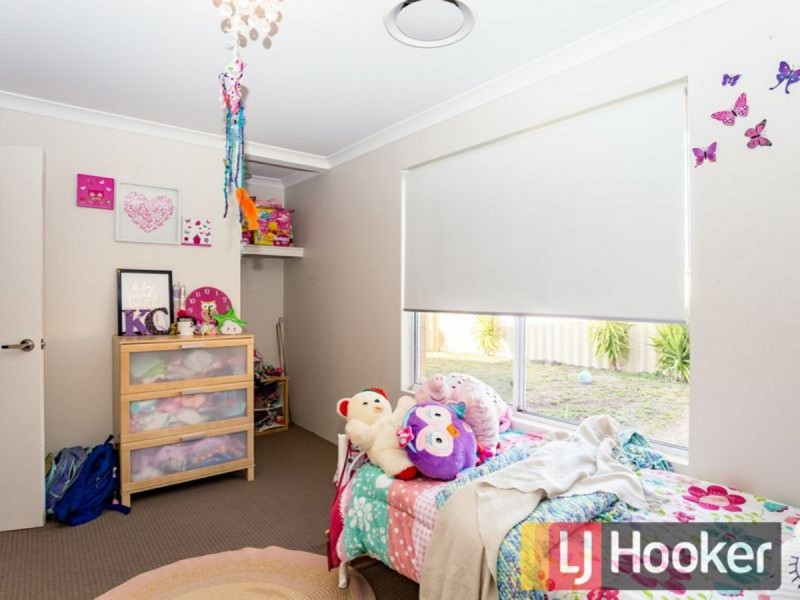22 Hazelgrove Crescent, Millbridge WA 6232