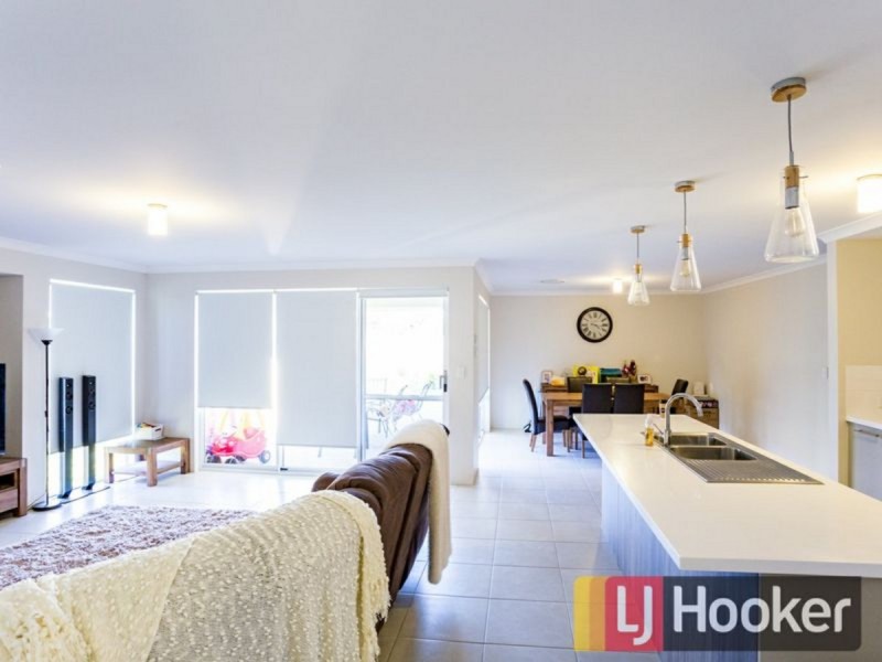 22 Hazelgrove Crescent, Millbridge WA 6232