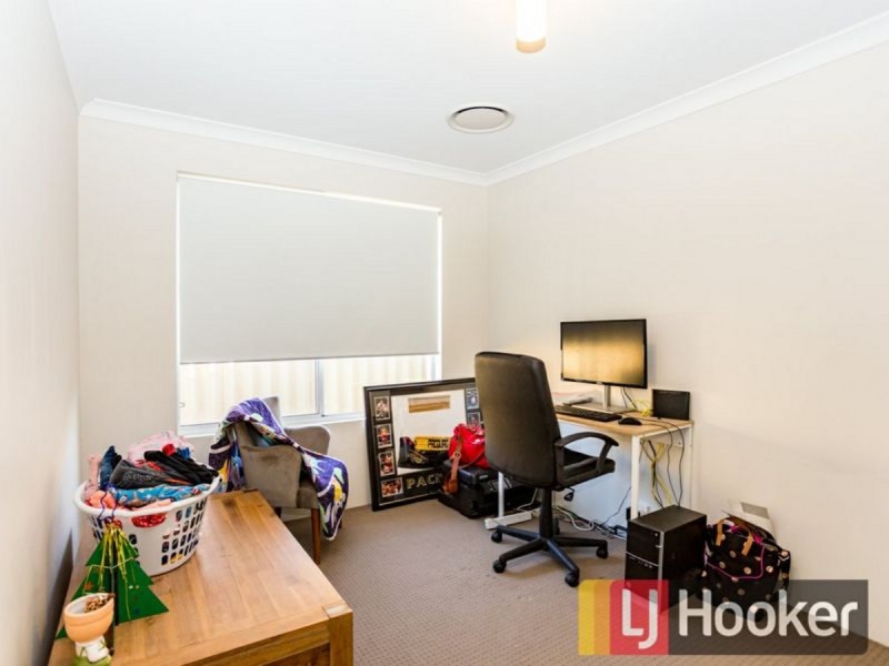 22 Hazelgrove Crescent, Millbridge WA 6232