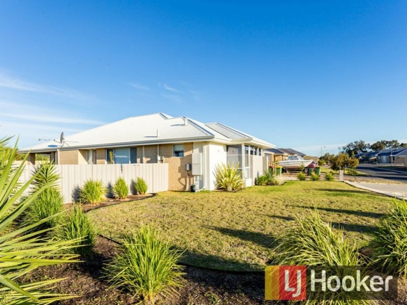22 Hazelgrove Crescent, Millbridge WA 6232