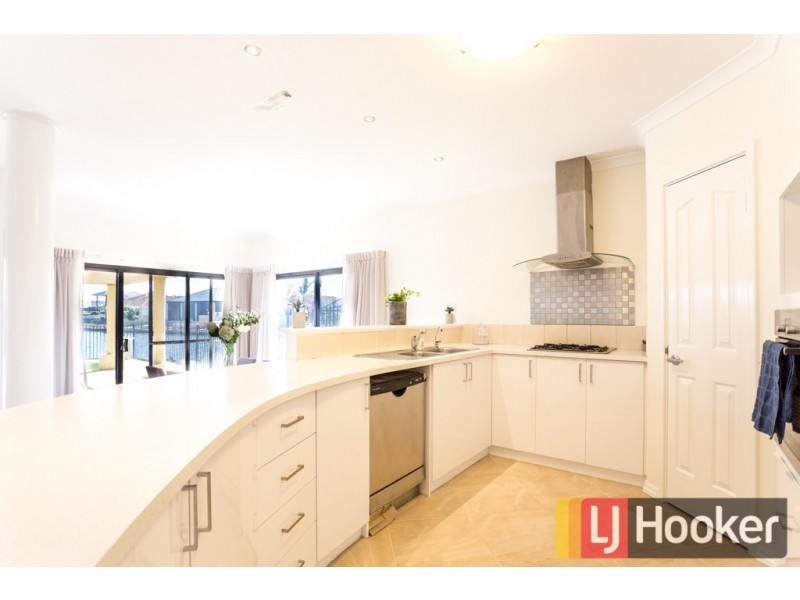 16 Pickworth Retreat, Pelican Point WA 6230