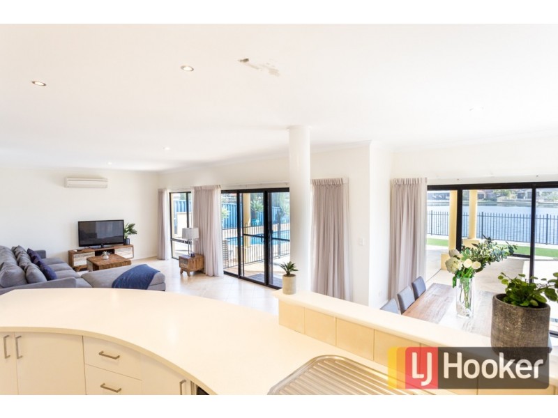 16 Pickworth Retreat, Pelican Point WA 6230